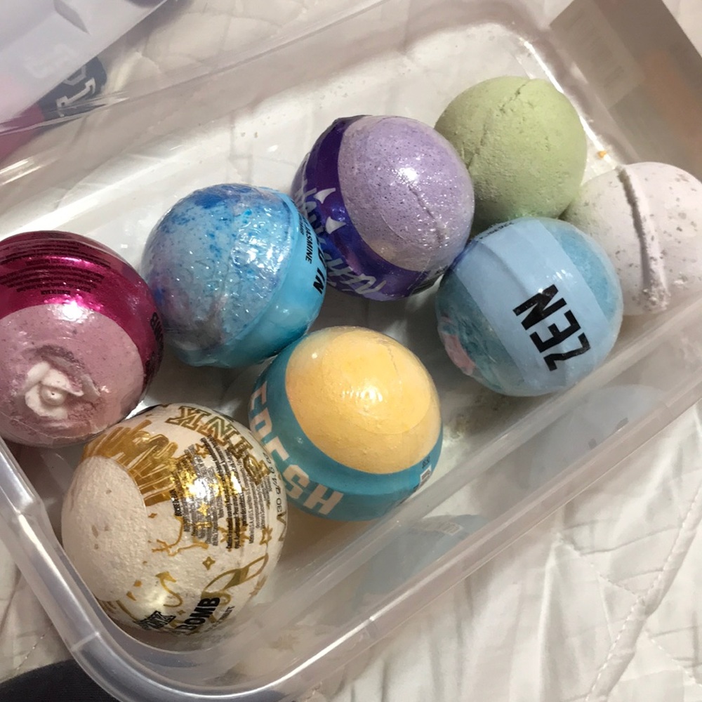 BRAND NEW PINK BATHBOMBS